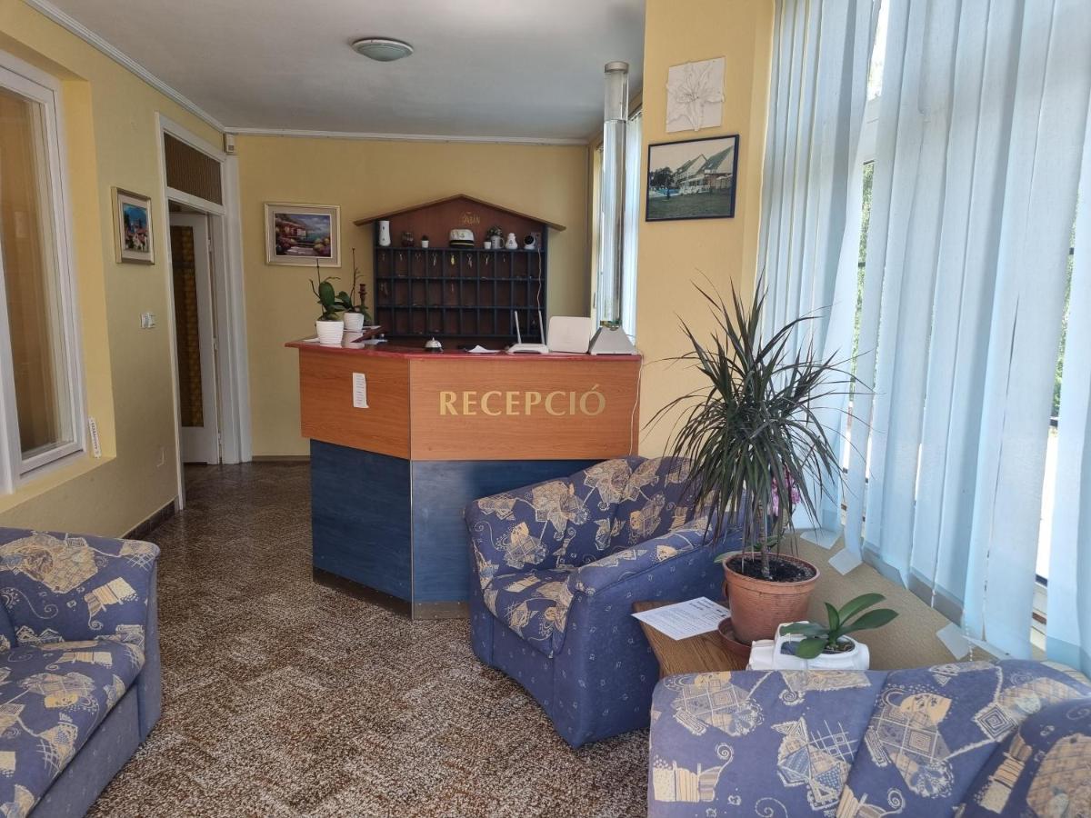 Taban Vendeghaz Balatonlelle Bed & Breakfast Exterior photo