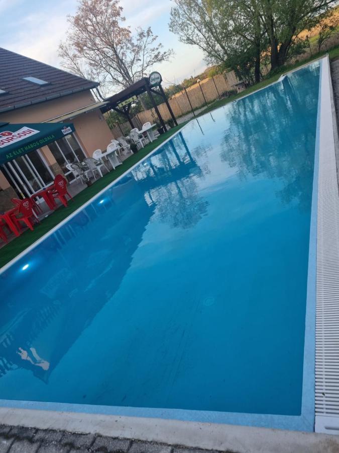 Taban Vendeghaz Balatonlelle Bed & Breakfast Exterior photo